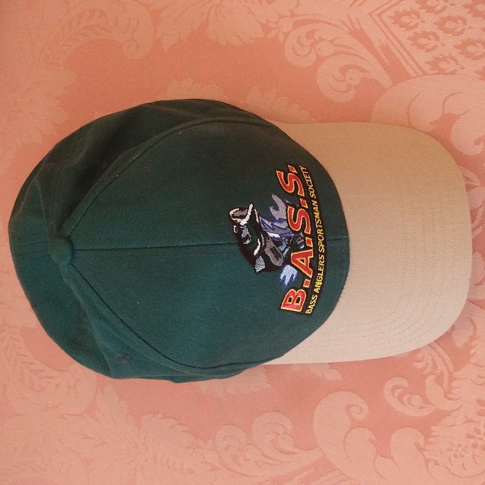 VGUC. Bass baseball cap.